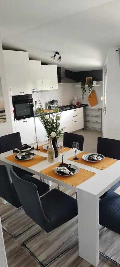 Monika Luxury Apartment Kastela