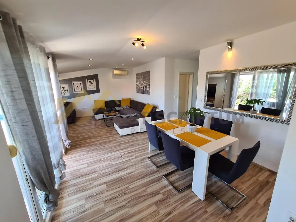 Monika Luxury Apartment Kastela