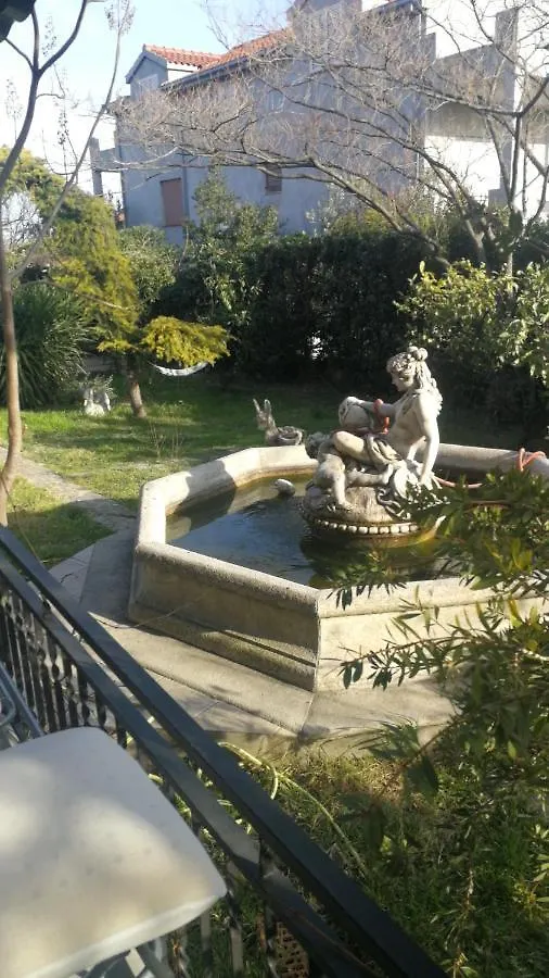 Monika Luxury Apartment Kastela 0*,