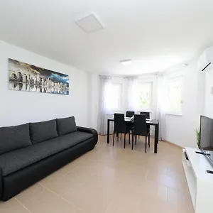 Apartment Jelena, Kaštela